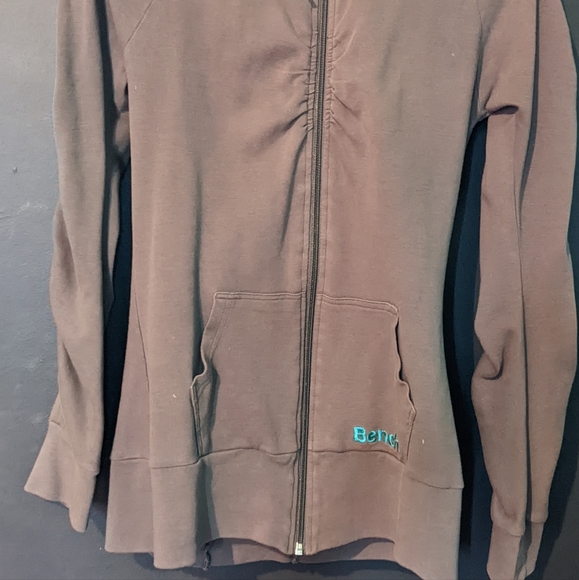 Bench sweater - Picture 2 of 4